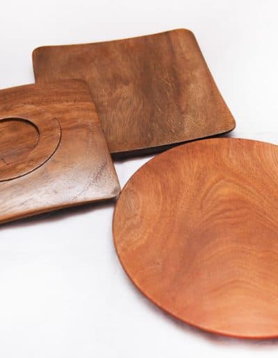 Turned mango-wood bowls and lacquered tableware by Aruna Wood craft, photograph 3