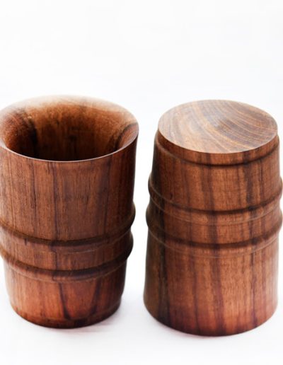 Turned mango-wood bowls and lacquered tableware by Aruna Wood craft, photograph 4