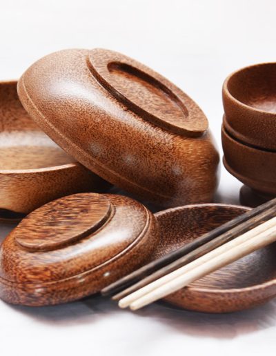 Turned mango-wood bowls and lacquered tableware by Aruna Wood craft, photograph 5